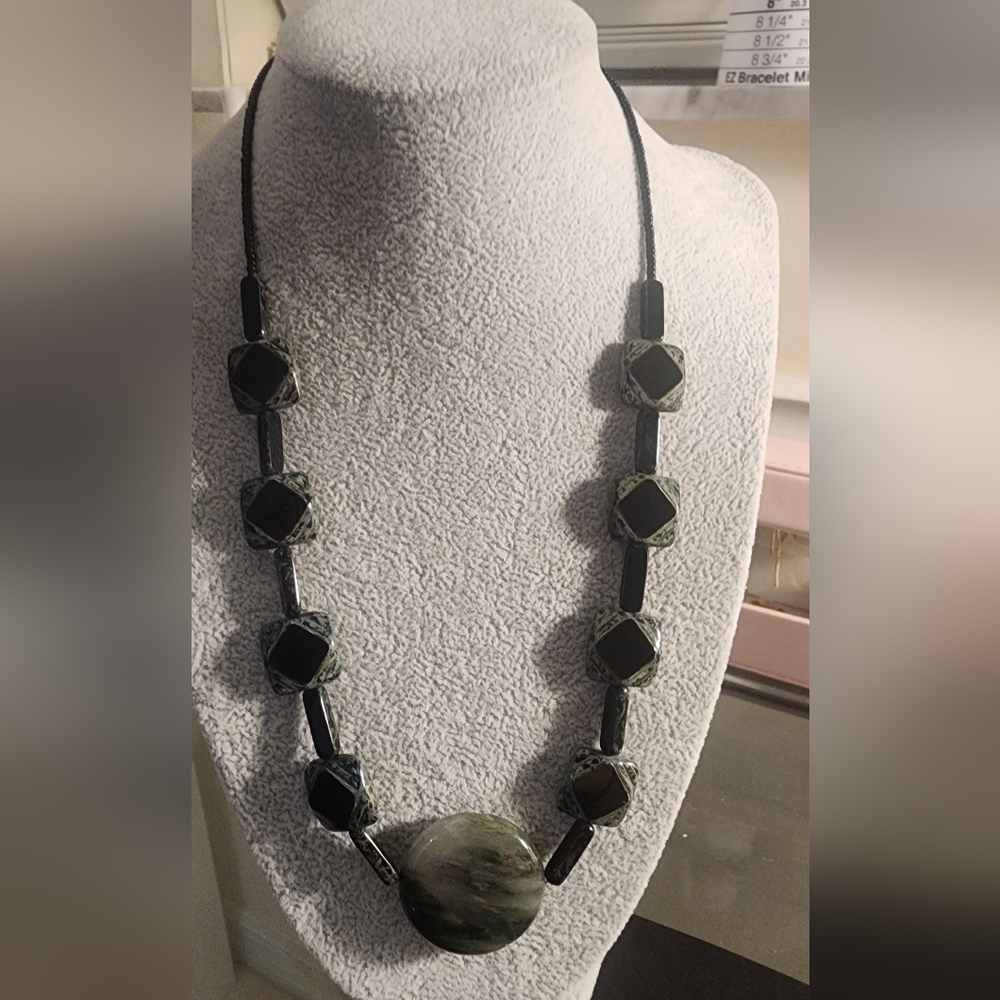 Elegant‎ Black and Green Jade Necklace